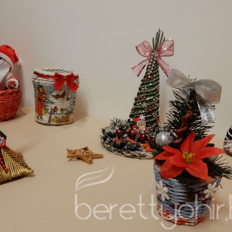 A berettyóújfalui papírfonó kör kiállítása 34